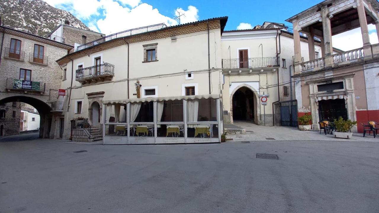 Alloggi Piazza Umberto Primo Pacentro Exterior foto